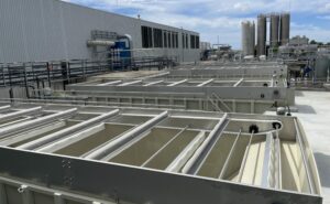 Planta de tratamiento de aguas industriales para reciclado de plásticos diseñada por IQD Invesquia.